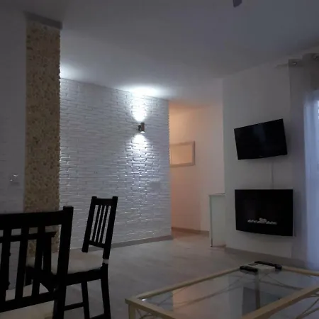 Апартаменти Corredera Parking Casco Historico *